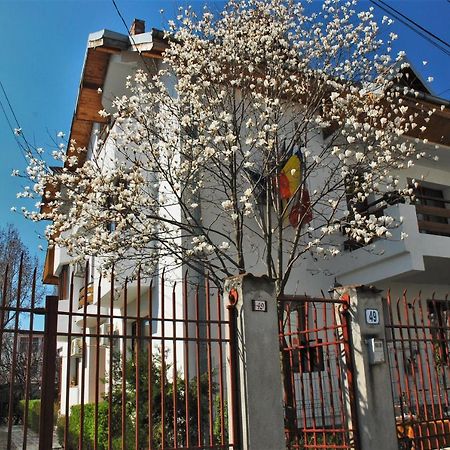 Pension La Noblesse Bucarest Exterior foto